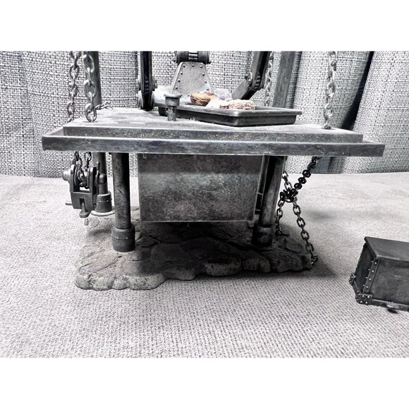 Shrek McFarlane Toys Talking Lord Farquaad Playset Duloc Dungeon Gingy Works - Picture 5 of 16